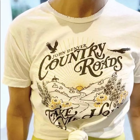 Country Homes Graphic Tee - Picture 5 of 6
